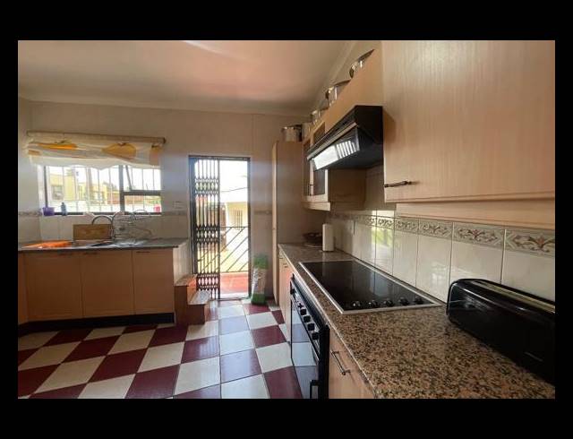 4 BEDROOM HOUSE FOR SALE IN GLENVISTA